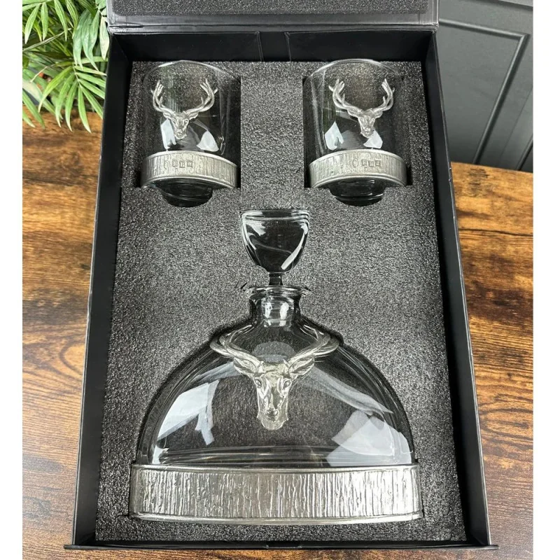 Majestic Stag Crystal Decanter Gift Set with 2 Whisky Glasses - 1